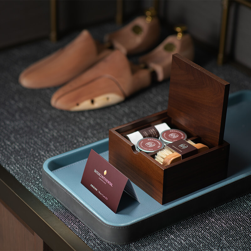 洲際核桃木製擦鞋組 Shoeshine Kit